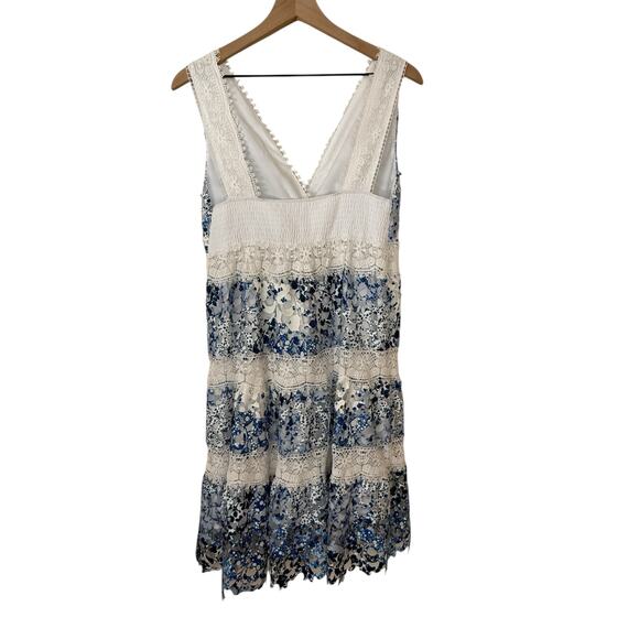 Tahari Blue White Lace Embroidered Eyelet Dress Sleeveless Size L - Picture 2 of 9